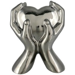 Figura Decorativa Concepts Life Diseño Manos Sosteniendo Corazón
